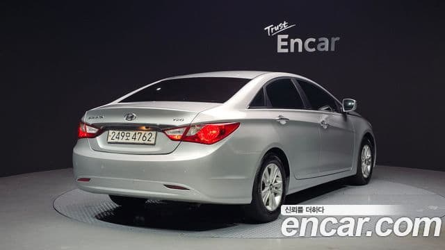 Hyundai YF Sonata LPI Luxury(для людей с инвалидностью), 2012 2