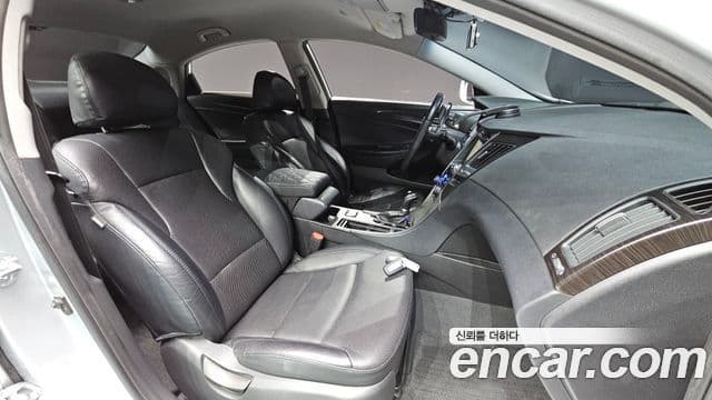 Hyundai YF Sonata LPI Luxury(для людей с инвалидностью), 2012 10