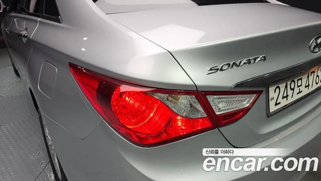 Hyundai YF Sonata LPI Luxury(для людей с инвалидностью), 2012 17