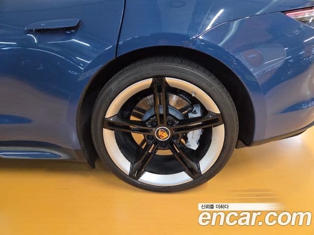Porsche 타이칸 турбо, 2024 6