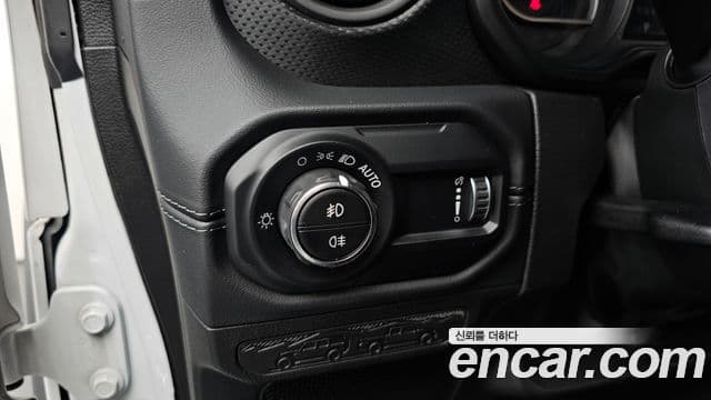 Jeep Wrangler (JL) 2.0 Rubicon Power top 4도어, 2024 17