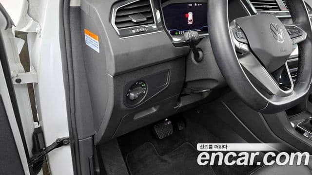 Volkswagen Tiguan 2세대 Premium, 2023 17