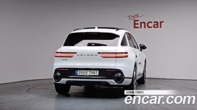 Genesis GV70, 2021 4