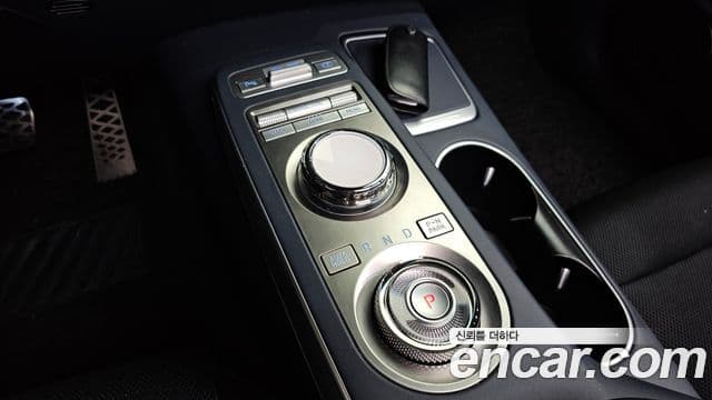 Genesis GV70, 2021 9