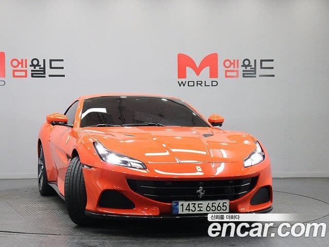 Ferrari 포르토피노 M 3.9 V8, 2022 3