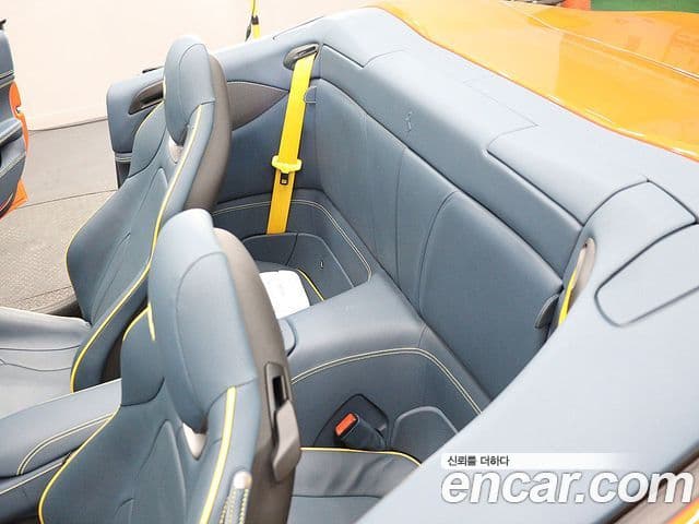 Ferrari 포르토피노 M 3.9 V8, 2022 13