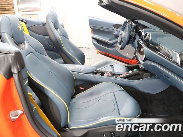 Ferrari 포르토피노 M 3.9 V8, 2022 14