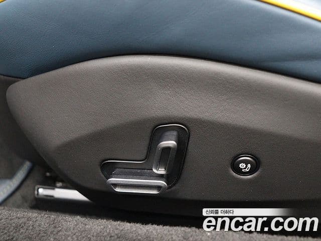 Ferrari 포르토피노 M 3.9 V8, 2022 15