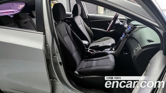 Hyundai i30(новый кузов / новое поколение) дизель 1.6 VGT Unique, 2013 12