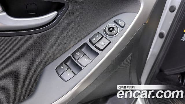 Hyundai i30(новый кузов / новое поколение) дизель 1.6 VGT Unique, 2013 14