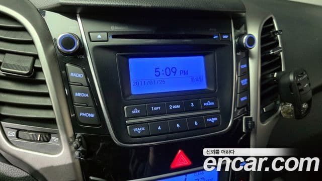 Hyundai i30(новый кузов / новое поколение) дизель 1.6 VGT Unique, 2013 17