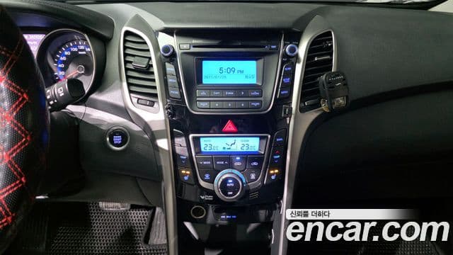 Hyundai i30(новый кузов / новое поколение) дизель 1.6 VGT Unique, 2013 19