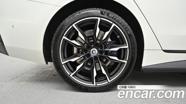 BMW i4, 2022 все фото