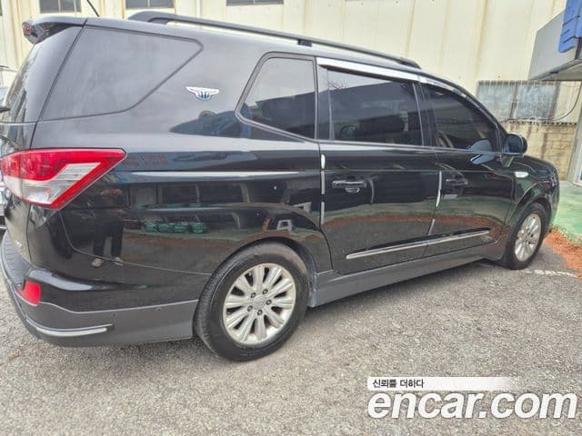 KG모빌리티(SsangYong) Korando 투리스모 2WD LT 11인승, 2014 3