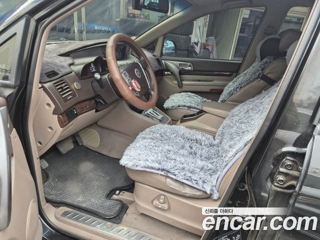 KG모빌리티(SsangYong) Korando 투리스모 2WD LT 11인승, 2014 8