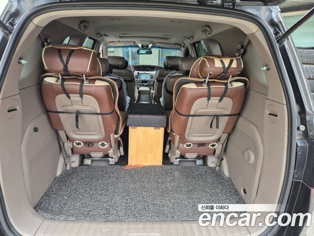 KG모빌리티(SsangYong) Korando 투리스모 2WD LT 11인승, 2014 9