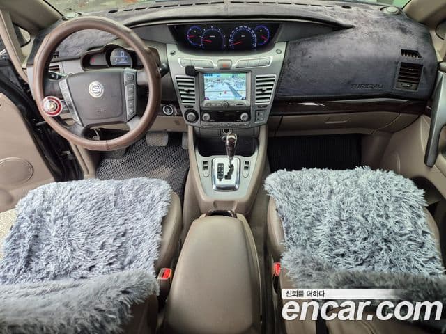 KG모빌리티(SsangYong) Korando 투리스모 2WD LT 11인승, 2014 11