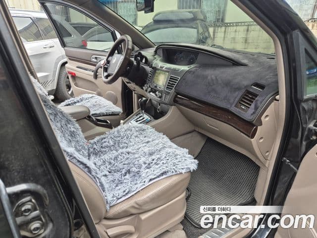 KG모빌리티(SsangYong) Korando 투리스모 2WD LT 11인승, 2014 13