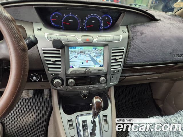 KG모빌리티(SsangYong) Korando 투리스모 2WD LT 11인승, 2014 17