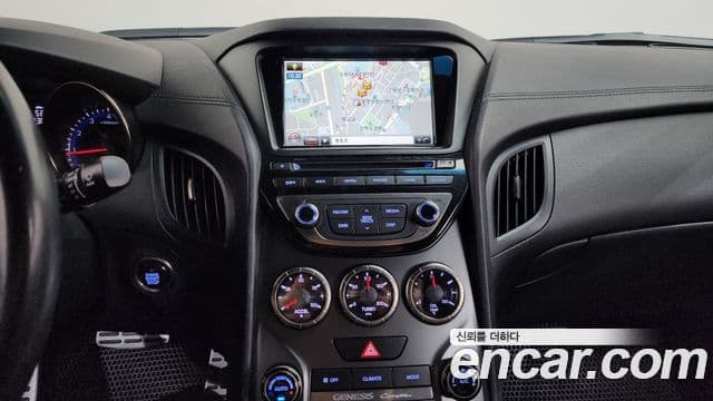 Hyundai The / новый New Genesis купе 200 турбо D, 2012 14