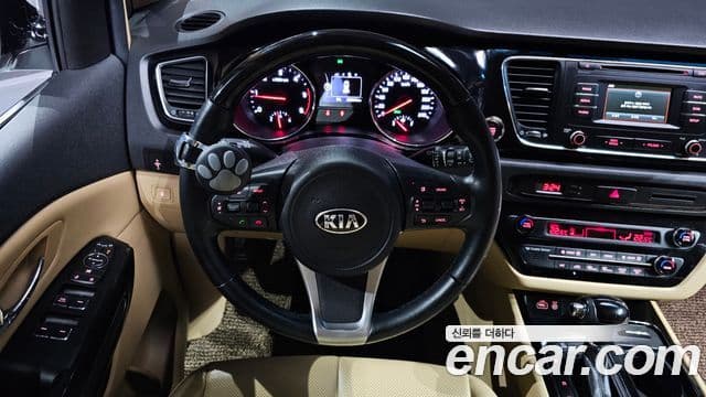 Kia All New Carnival VIP, 2016 13