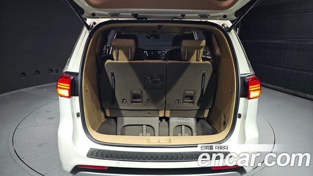 Kia All New Carnival VIP, 2016 20