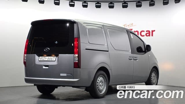 Hyundai Staria Smart, 2023 2