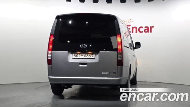 Hyundai Staria Smart, 2023 4