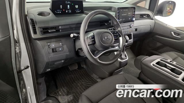 Hyundai Staria Smart, 2023 7