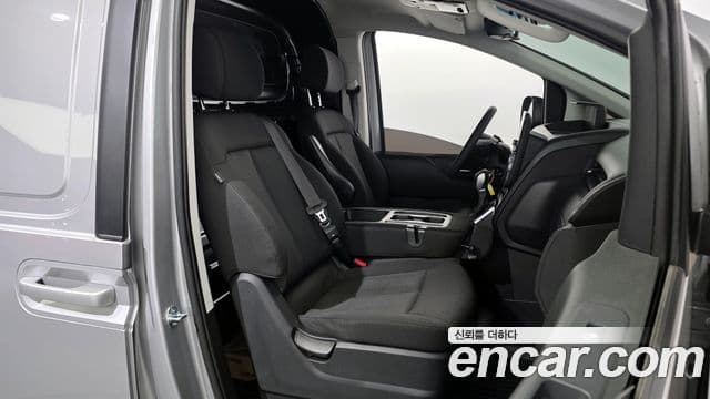 Hyundai Staria Smart, 2023 11