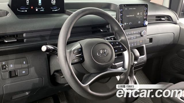 Hyundai Staria Smart, 2023 12