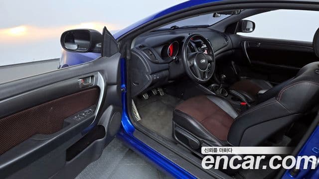 Kia Forte купе Luxury, 2010 10