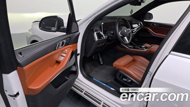 BMW X7 (G07) xDrive 40d M Sport 6인승, 2025 10