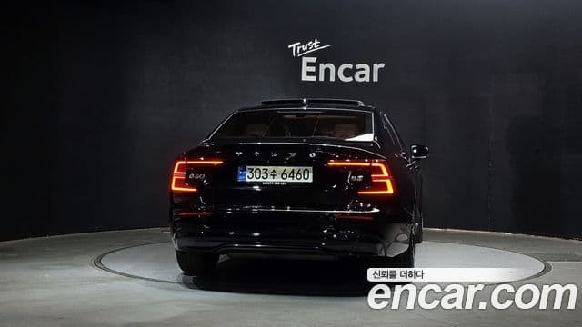 Volvo S60 3세대 B5 Ultimate Dark, 2024 4