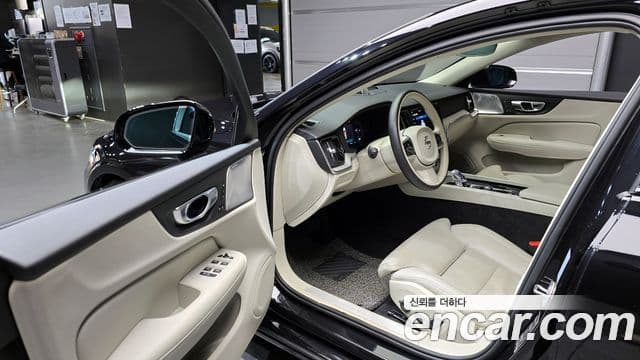Volvo S60 3세대 B5 Ultimate Dark, 2024 11
