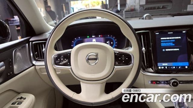 Volvo S60 3세대 B5 Ultimate Dark, 2024 13