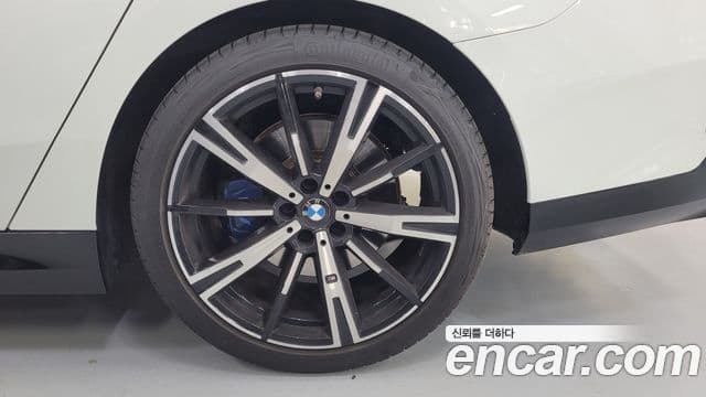 BMW 5시리즈 (G60) 530i xDrive M Sport, 2025 все фото