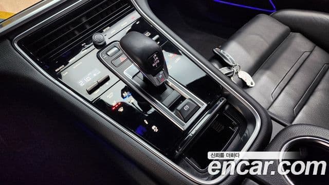 Porsche Panamera (971), 2023 9