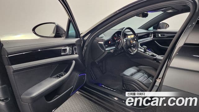 Porsche Panamera (971), 2023 10