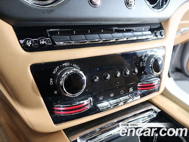 Rolls-Royce 고스트 2세대, 2021 10