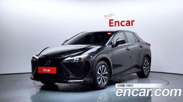 Lexus RZ450e Luxury, 2023 1