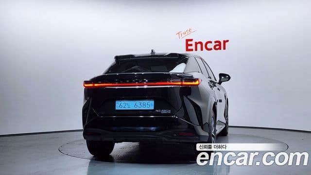 Lexus RZ450e Luxury, 2023 4
