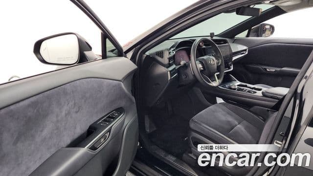 Lexus RZ450e Luxury, 2023 10