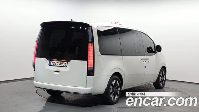 Hyundai Staria Inspiration, 2025 2