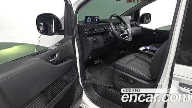 Hyundai Staria Inspiration, 2025 11