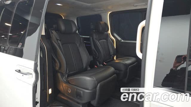 Hyundai Staria Inspiration, 2025 12