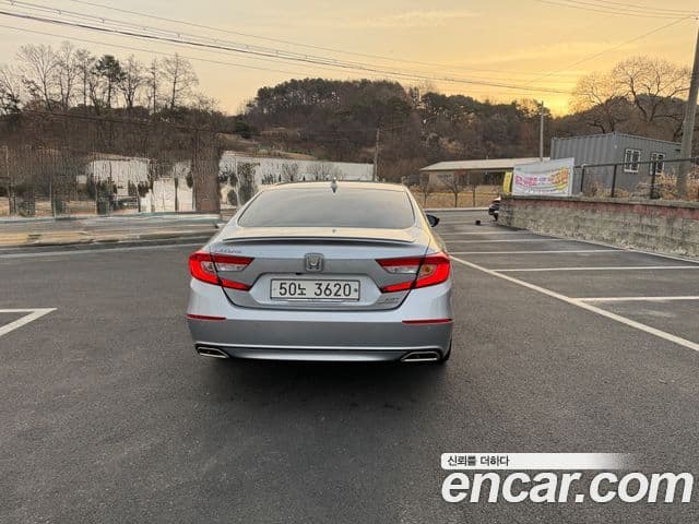 Honda Accord 10세대 2.0 турбо Sport, 2018 13