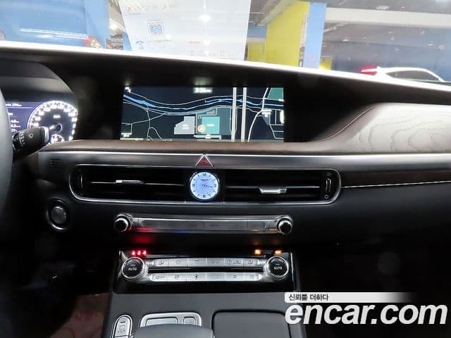 Genesis G90 Premium Luxury, 2021 12