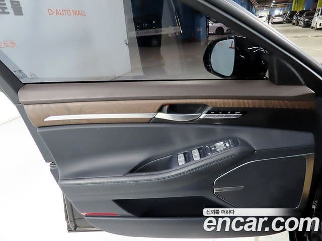 Genesis G90 Premium Luxury, 2021 14