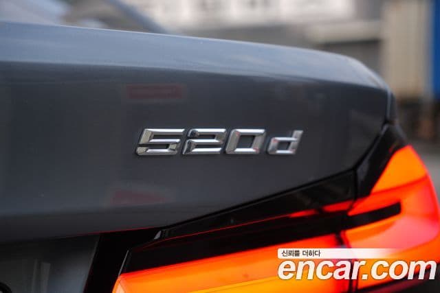 BMW 5시리즈 (G30) 520d Luxury Plus, 2018 3